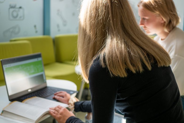 Kuvituskuva verkko-opiskelu